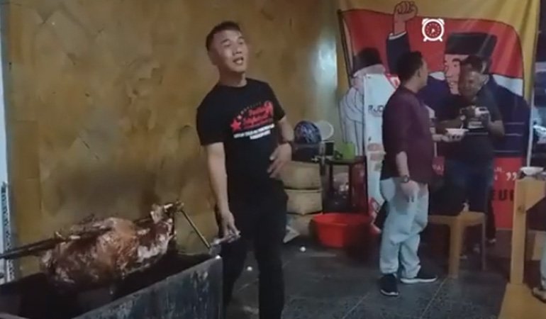 Unggul di 6 Lembaga Survei, Relawan Jokowi di Garut Syukuran Kambing Guling