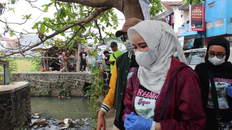 WCD 2023; Nurhayati Ajak Masyarakat Tasik Gotong Royong Bersihkan Sampah Sungai