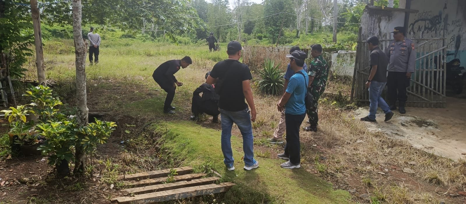 Warga Salopa Temukan Benda Diduga Granat di Perkebunan Karet