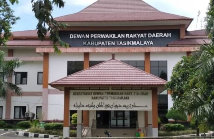 Sekretariat DPRD Kab. Tasikmalaya dan RSUD TNT Gagal dalam Menjalankan Pelayanan Publik