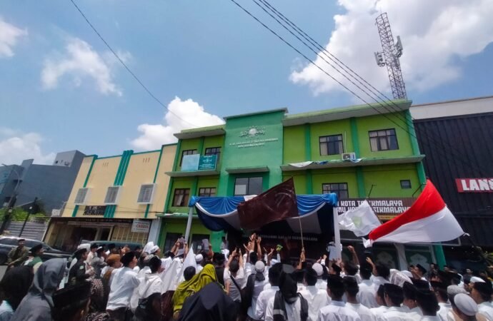 Tersinggung Tayangan Trans7, Santri Tasikmalaya Bangkit Bela Martabat Pesantren