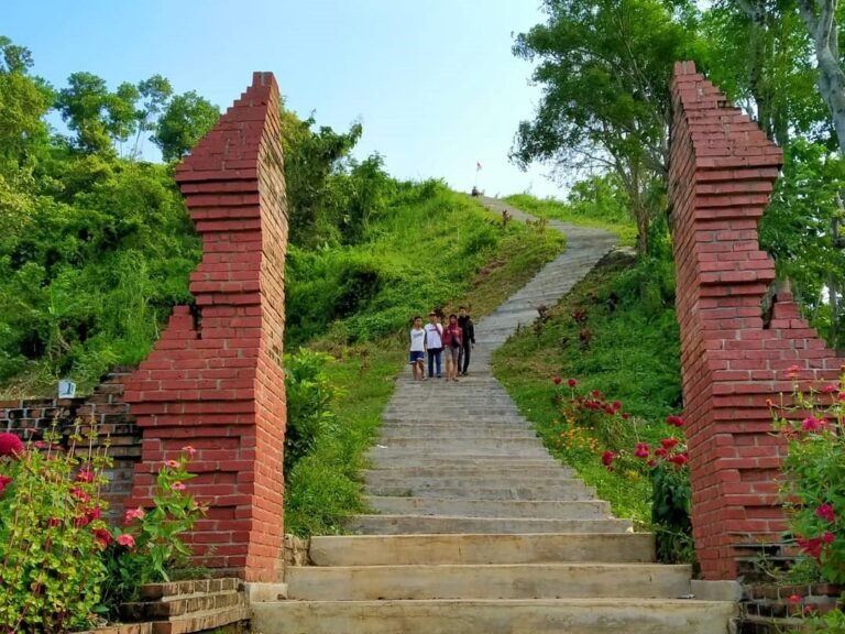 Film Dokumenter Gunung Nagara Ungkap Jejak Peradaban Tua di Garut