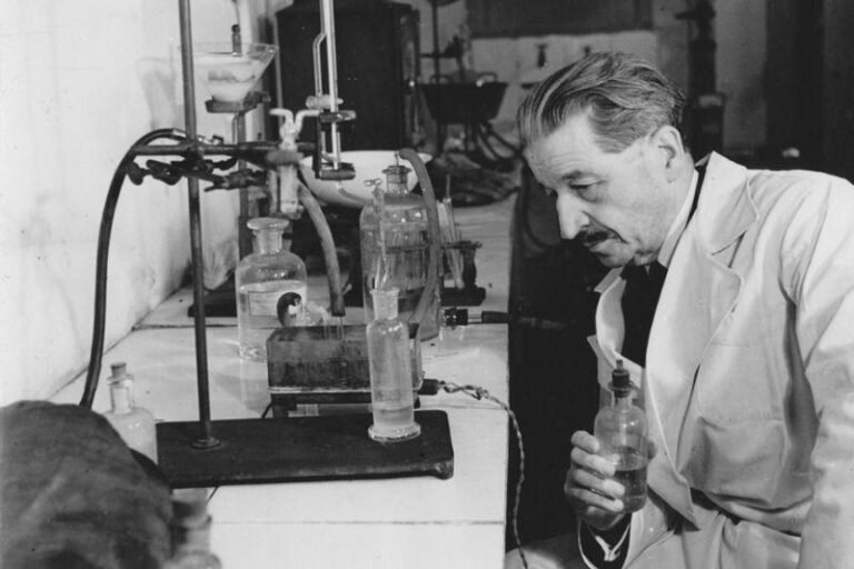 Sherlock Holmes dari Prancis: Edmond Locard dan Lahirnya Pendekatan Ilmiah dalam Kriminalitas