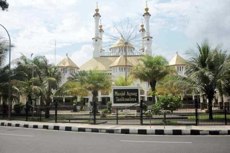 Ini Jadwal Sholat Kota dan Kabupaten Tasikmalaya, Minggu 25 Januari 2026