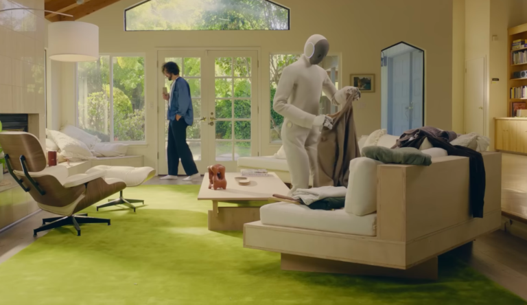 NEO, Robot Humanoid yang Siap Mengambil Alih Rutinitas Rumah Tangga