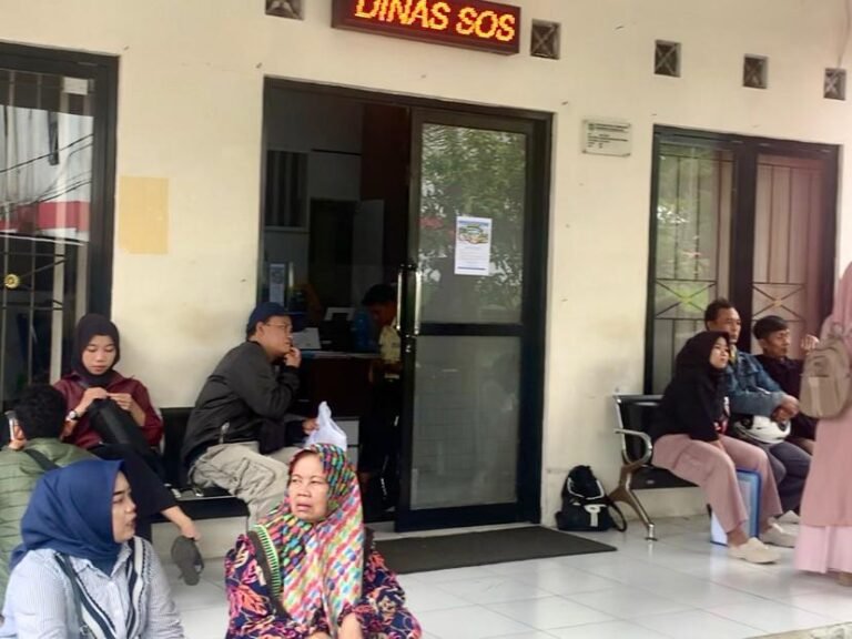 BPJS PBI Nonaktif Massal, Warga Miskin di Kab. Tasikmalaya Antre Berobat di Kantor Dinsos