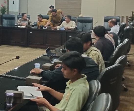 KMRT Soroti Kesejahteraan Guru Honorer hingga BPJS PBI Nonaktif, DPRD Tasikmalaya Didesak Ambil Sikap