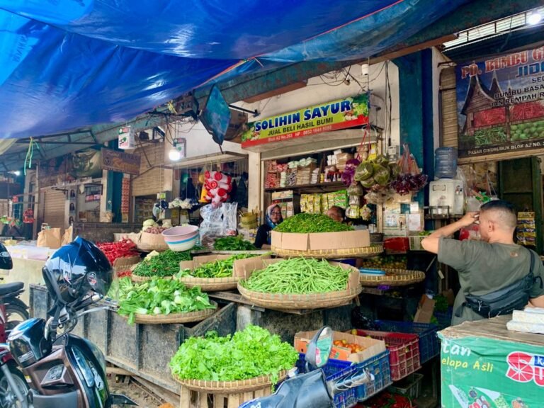 Jelang Ramadan, Harga Sembako di Pasar Cikurubuk Naik, Cabai Rawit Tembus Rp85 Ribu per Kg