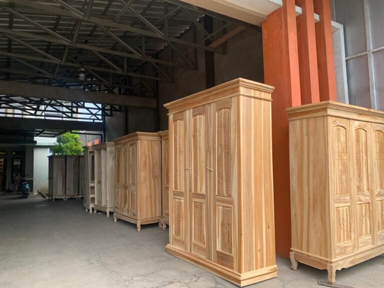 Pengrajin Mebel Kota Tasikmalaya Tetap Eksis, Andalkan Kualitas dan Pesanan Custom