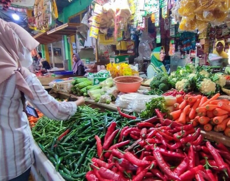 Cabai Mahal, Pembeli Menghilang: Pedagang Pasar Ciamis Terjepit Kenaikan Harga